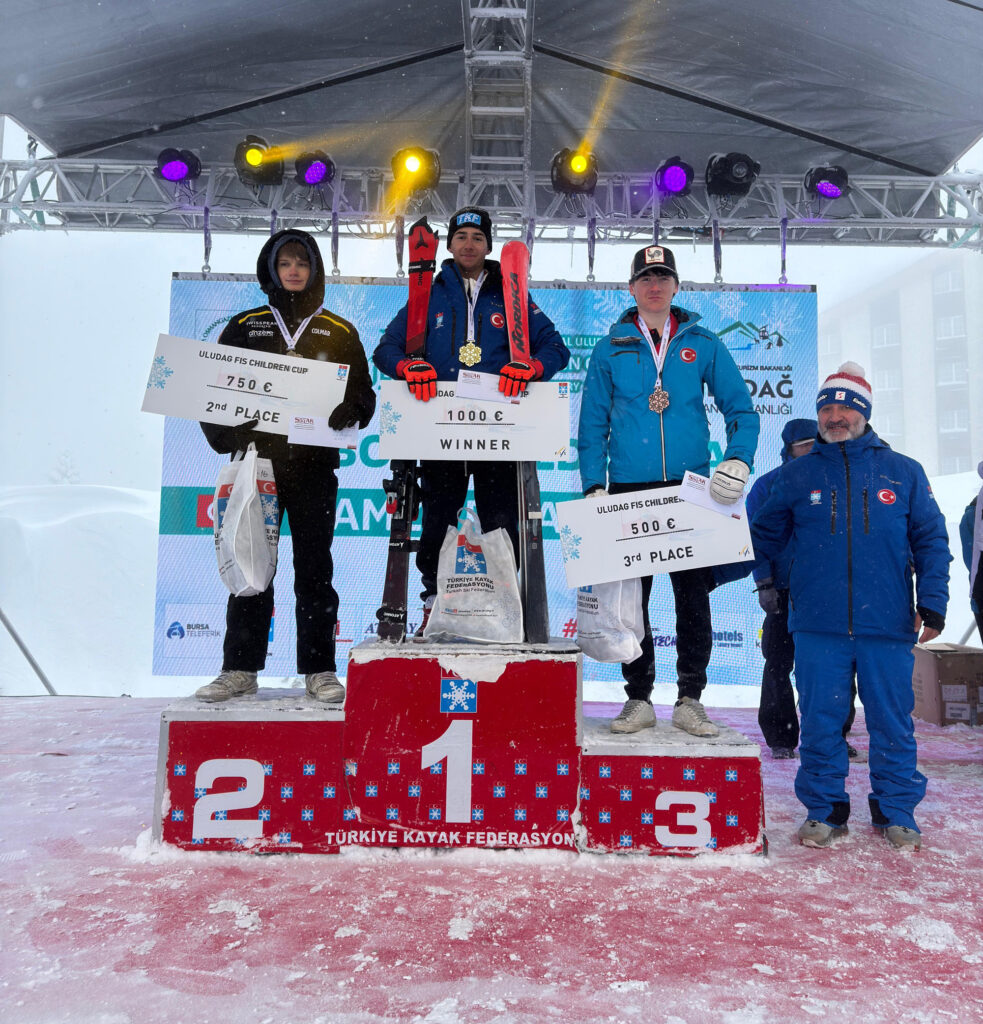 Uluslararası Uludağ FIS Çocuk Kupası’nda madalya heyecanı