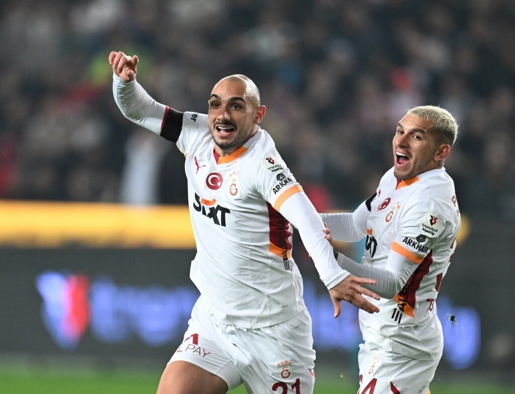 Maçın kahramanı Ahmed Kutucu: ‘Dries ağabey ile çalıştık’