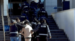 Muğla’da Nitelikli Yağma ve Dolandırıcılık Operasyonu: 8 Tutuklama