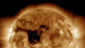 NASA görüntüledi! Dünya’ya parçacık püskürtüyor: 800 bin kilometre genişliğinde…