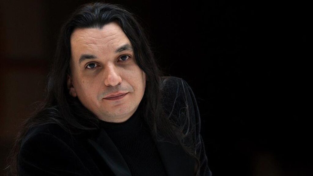 Sanatçı Gökhan Kırdar hastaneye kaldırıldı, açıklama geldi