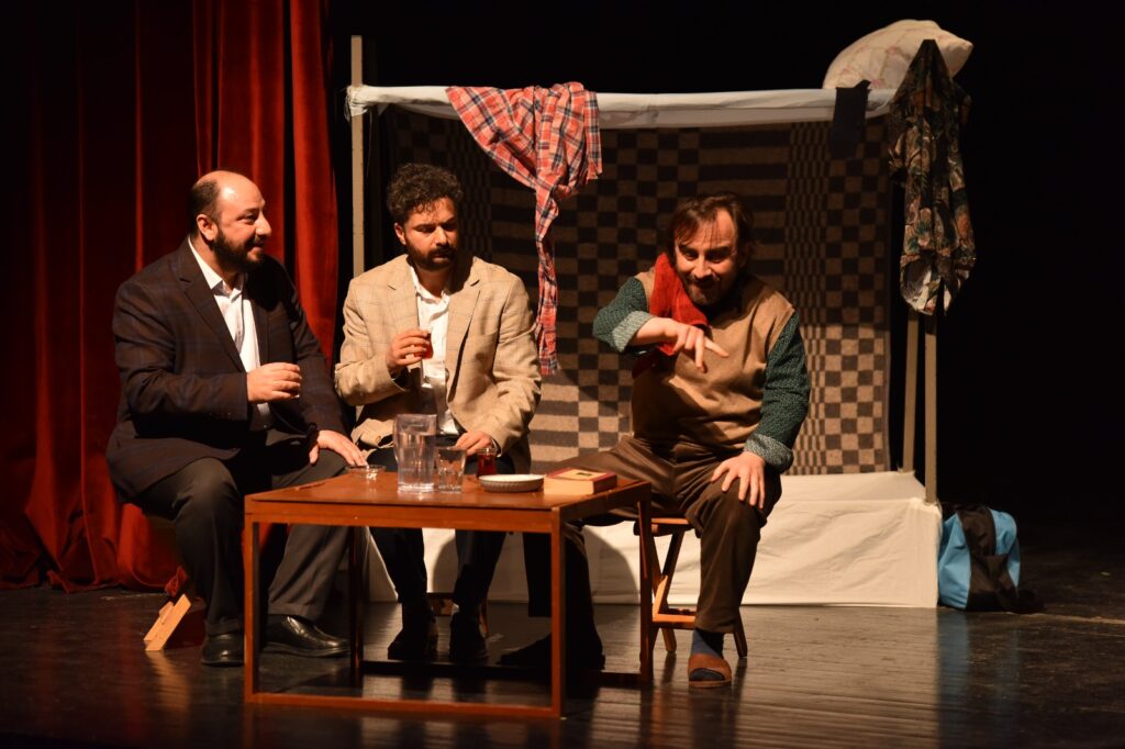 ''Bin Yıl'' Tiyatro Oyunu Yıldırım'da Sahnelendi