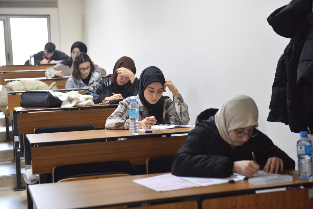 Bursa Yıldırım’dan gençlere 'Tyt' desteği