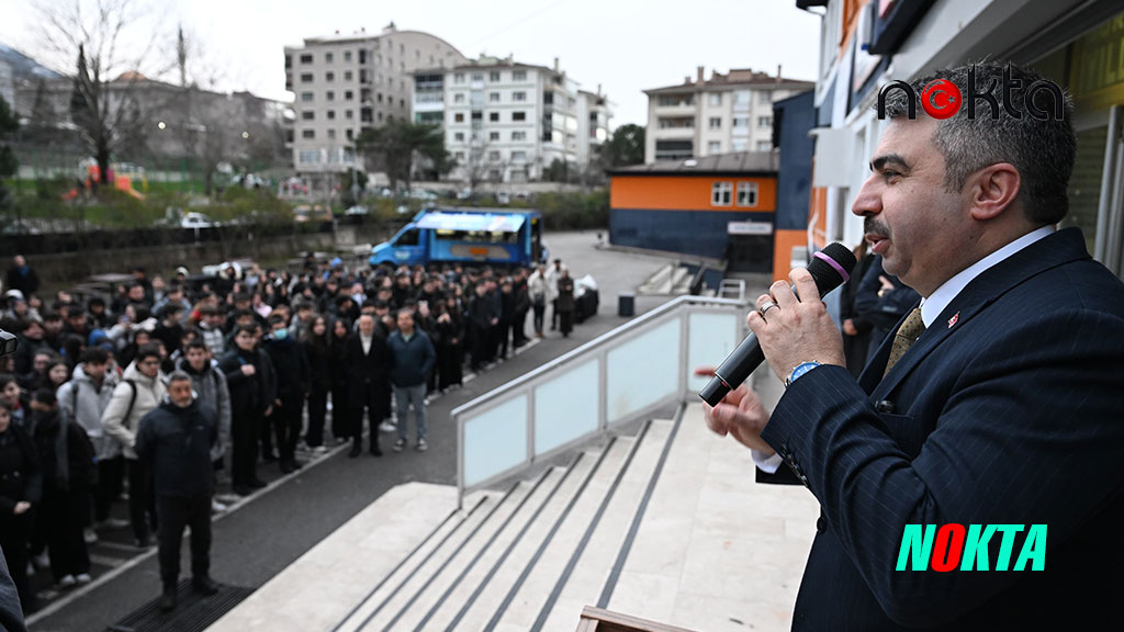 Başkan Yılmaz mesaisine öğrencilerle başladı