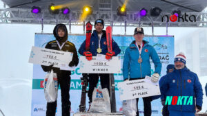 Bursa’da genç kayakçılar pistte göz doldurdu