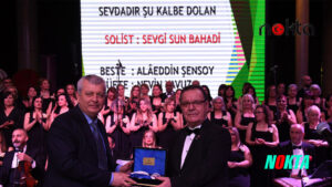 Bursa’da Sevgililer Günü konserine bilet yerine kitap bağışıyla girdiler