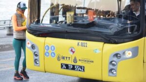 Bade İşçil: Toplu ulaşım kullanmam neden hakir görüldü?