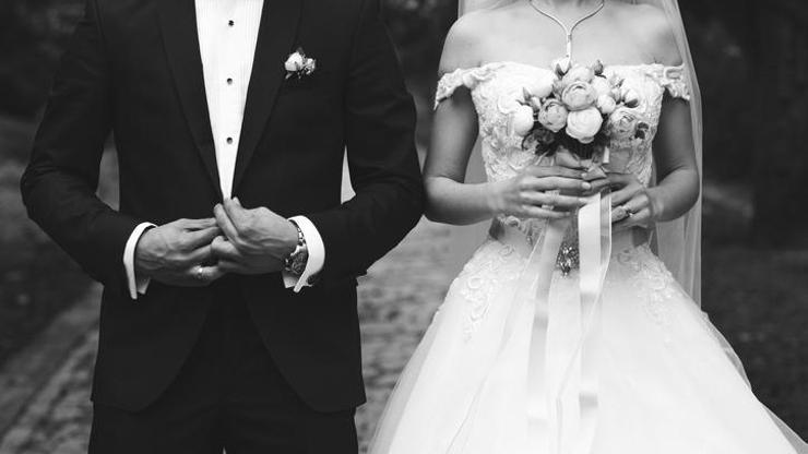 Bakan Uraloğlu duyurdu! Ailelere yüzde 15 yeni evlilere yüzde 50 indirim!