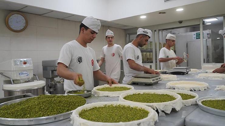 Bayramda Antep baklavasına rekor talep! Gaziantep’te üretim iki katına çıktı