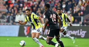 CANLI FENERBAHÇE SAMSUNSPOR | Fenerbahçe’nin konuğu Reeder Samsunspor! Maçta ilk düdük geldi…