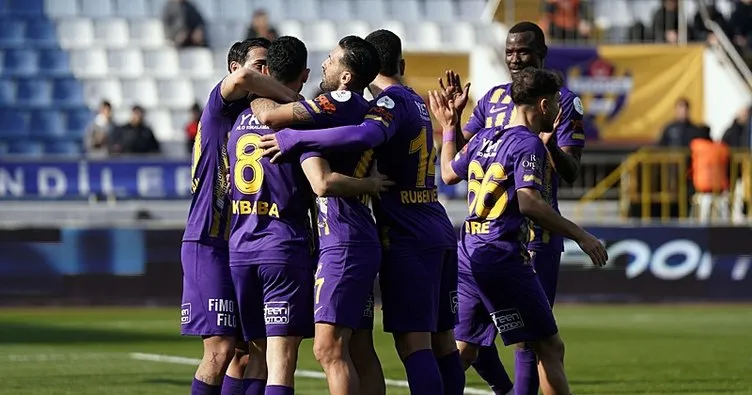 Eyüpspor 4 maçlık galibiyet hasretini Konyaspor karşısında bitirdi! Maç sonu saha karıştı…