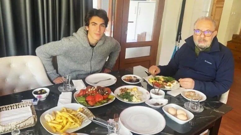 Ferdi Tayfur’un  küçük oğlundan duygusal paylaşım! Merhum babasını böyle andı