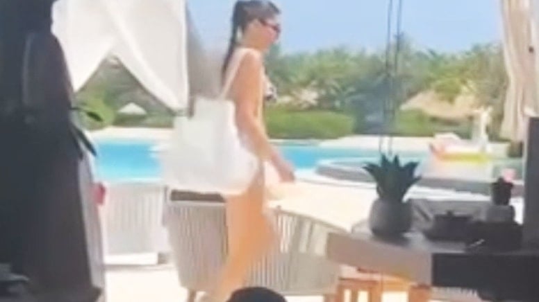 Hande Erçel ve Hakan Sabancı Maldivler’de