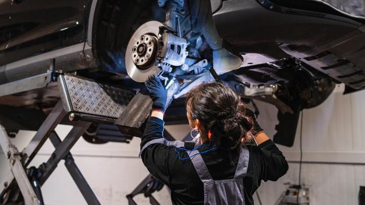 Otomotiv devinden radikal karar! 7 bin 500 kişilik küçülme kararı!