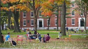 Üniversiteden ‘dolar’ barajı: Baraja takılan ailelerden ücret alınmayacak