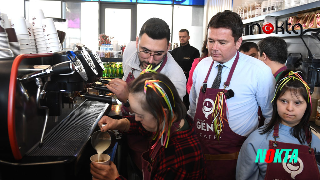 Başkan Aydın engelli bireylerle kahve hazırladı
