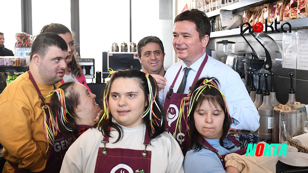 Başkan Aydın engelli bireylerle kahve hazırladı