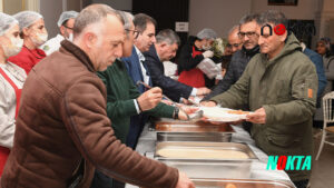 Bursa Osmangazi Belediyesi Panayırda iftar sofrası kurdu