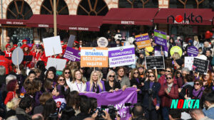 Bursalı kadınlardan 8 Mart yürüyüşü
