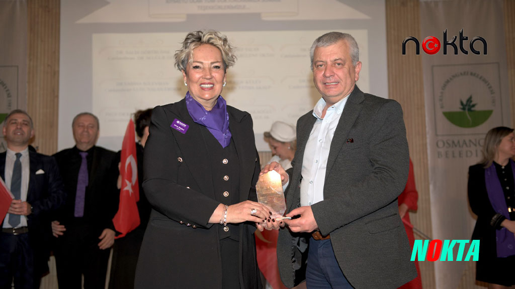 Kahraman hekimlerin hayatını meslektaşları teatral oyunla anlattı