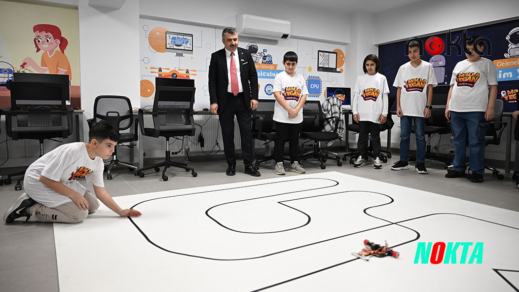 Yıldırımlı minik mucitlerden çifte kupa