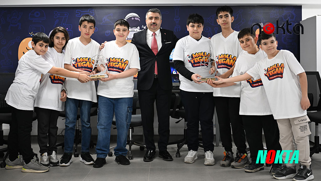 Yıldırımlı minik mucitlerden çifte kupa