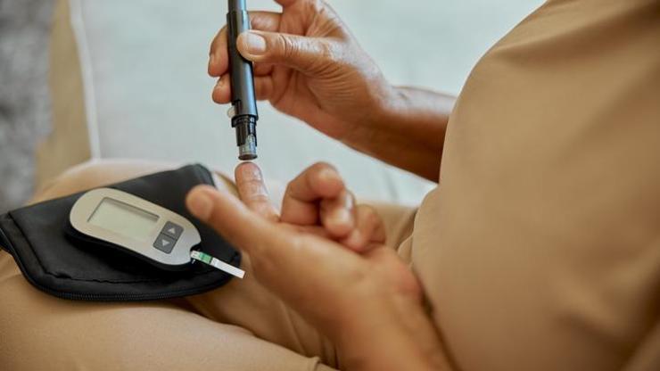 Ani Şeker Düşmesi Belirtileri Nelerdir? Ani Şeker Düşmesi Neden Olur, Nasıl Tedavi Edilir?