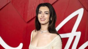 Anne Hathaway’den Arsenal taraftarlarına sürpriz: “Özellikle Rice için…”