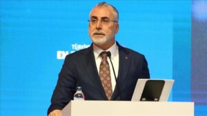 Çalışma ve Sosyal Güvenlik Bakanı Işıkhan: Hassasiyetle süreci yürütüyoruz