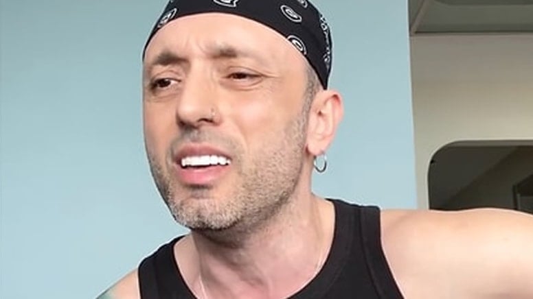 Mabel Matiz yeni şarkısını paylaştı: Tahtına güvenme, bak dönüyor devran