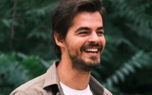 Trafik kazası geçiren Berk Atan’dan paylaşım! ‘Beni ayağa kaldıran en büyük güç…’