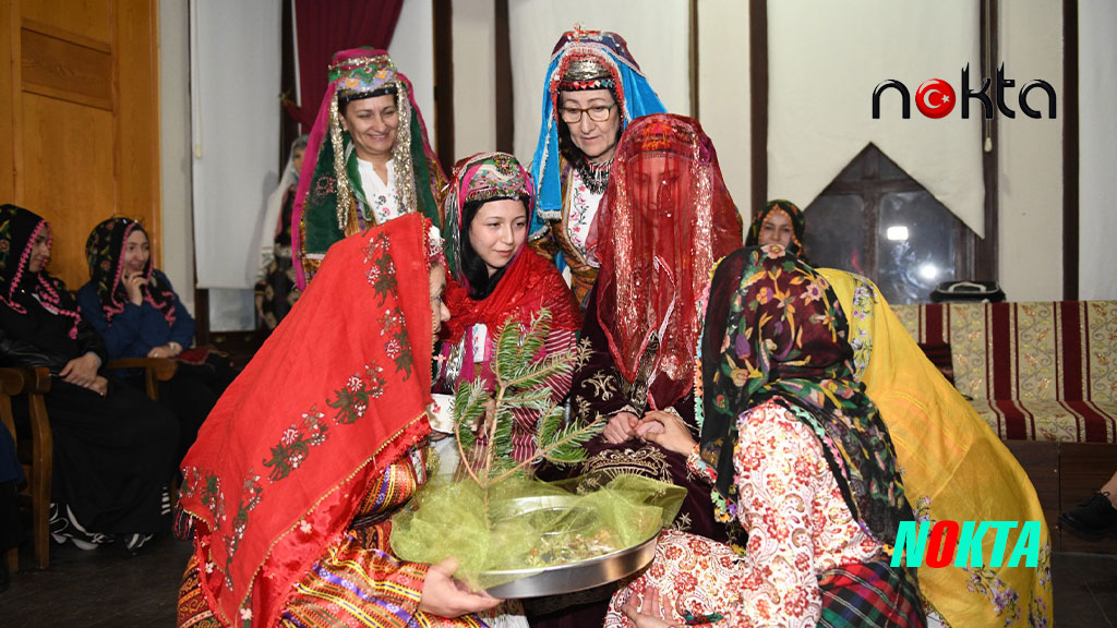 Kına gecesi geleneği Osmangazi’de yaşatıldı