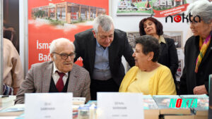 Şenal Sarıhan ve Zeki Sarıhan’a kitapseverlerden yoğun ilgi