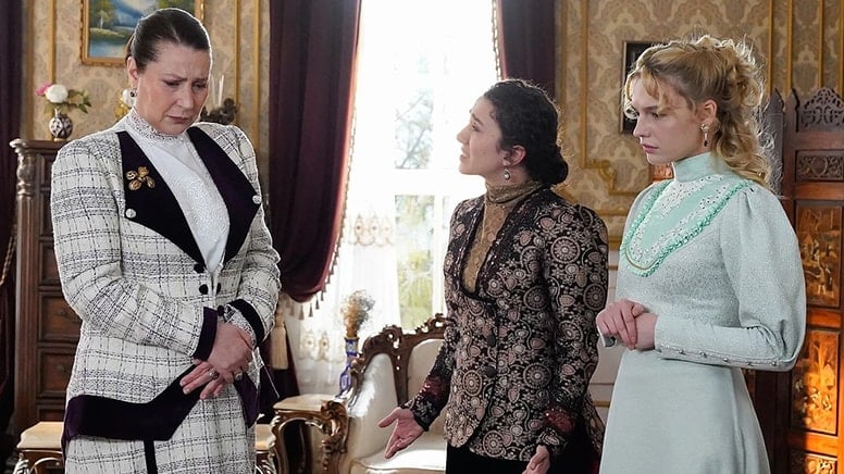 Cem Yiğit Üzümoğlu, ‘Şakir Paşa Ailesi’ dizisinin final yapacağını doğruladı