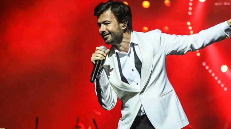 Yalın, o restoran çalışanını yalanladı