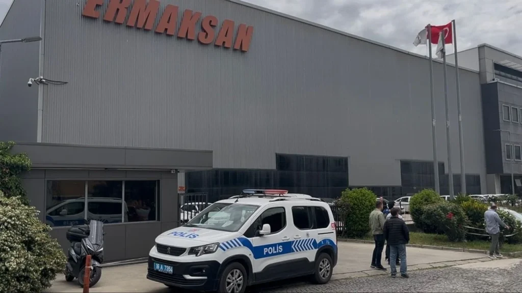 Ermaksan'da İş makinesinin altında kalan işçi hayatını kaybetti