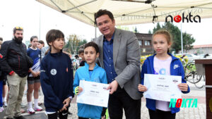 Bursa Osmangazi’de Genç sporcuların duatlon heyecanı