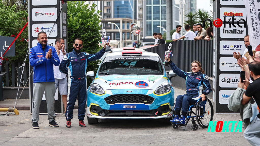 Engelli ralli pilotu Kübra aracını başarıdan başarıya sürüyor