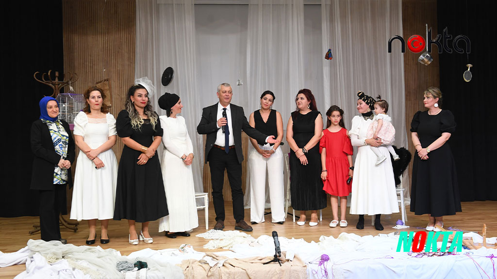 Osmangazili kadınlar Kozalar oyunu ile izleyici karşısında