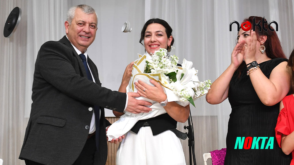 Osmangazili kadınlar Kozalar oyunu ile izleyici karşısında