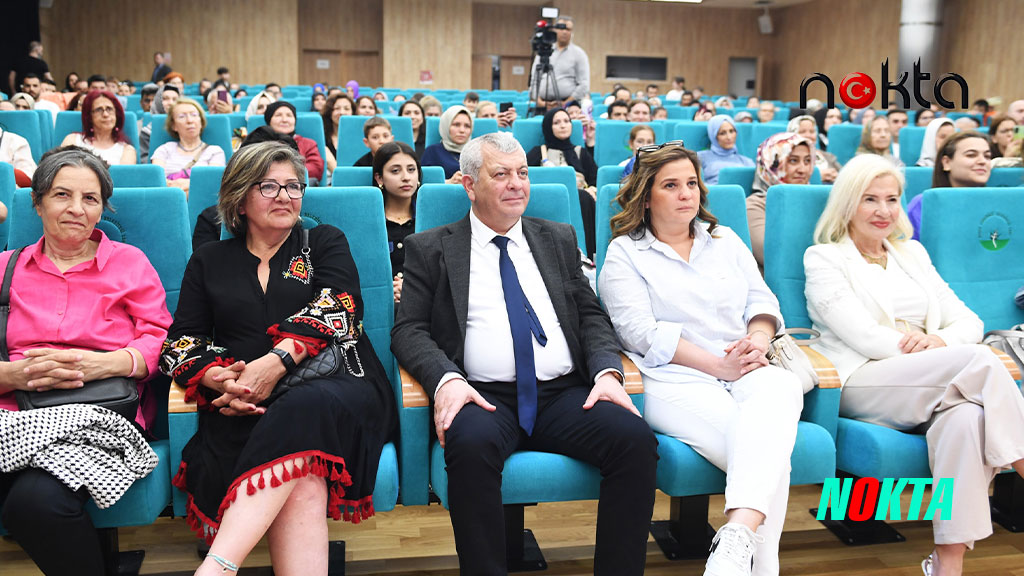 Tiyatro eğitimini tamamlayan kadınların sahne heyecanı