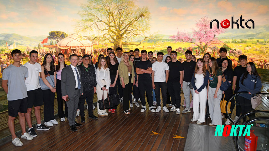 Üsküdar Amerikan Lisesi öğrencileri Harmancık Ortaokulu’na robotik laboratuvar kurdu