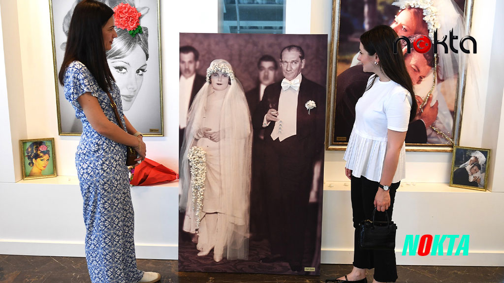 Bursa’nın ipek böceği kozaları usta oyuncuların fotoğraflarını süsledi