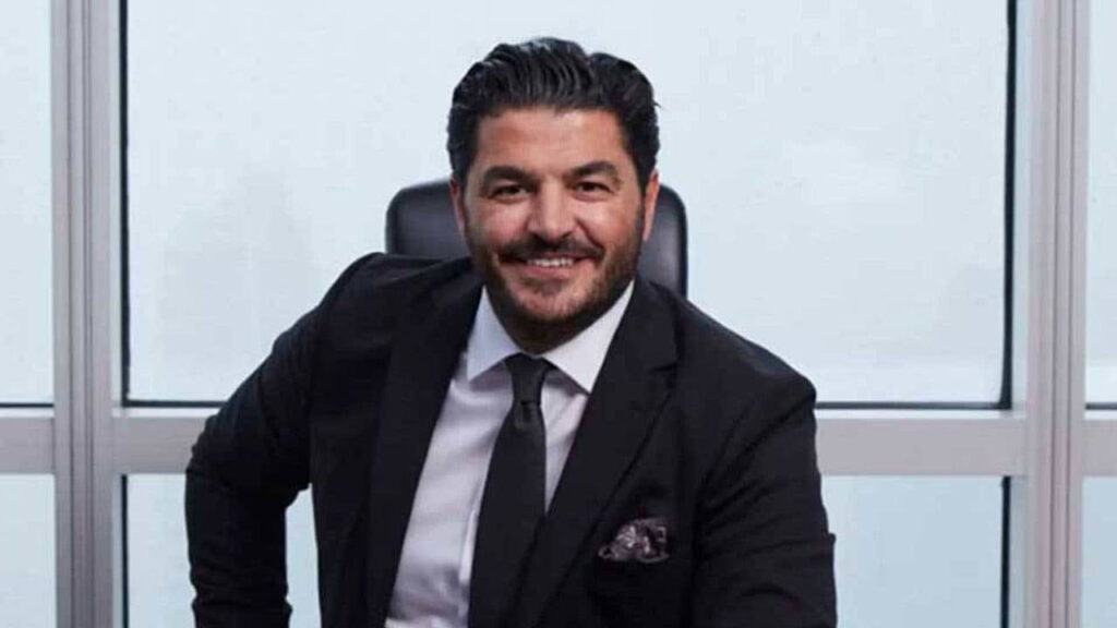 Uğur Akkuş portresi! Selam vereni dolandırdı!