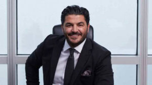 Uğur Akkuş portresi! Selam vereni dolandırdı!