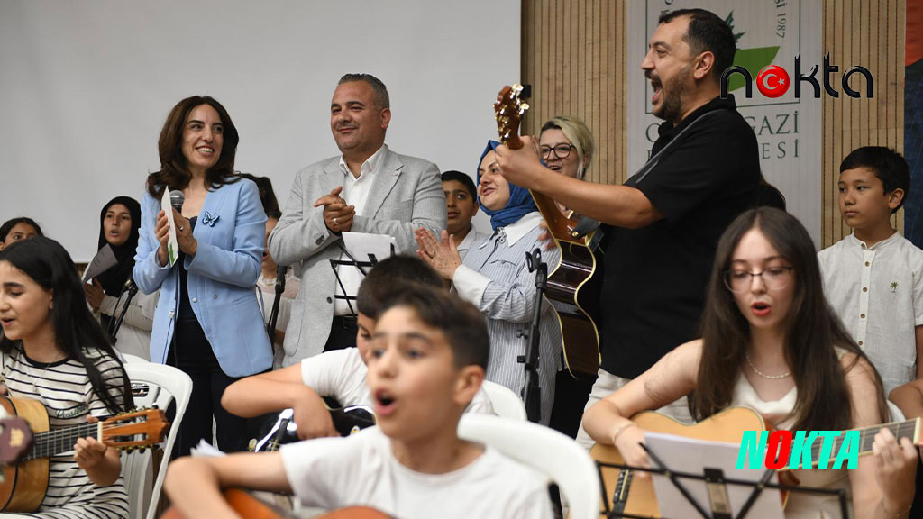 Yetenek Evi öğrencilerinden yılsonu şöleni