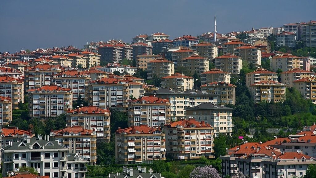 Apartman sığınaklarında tehlikeli dönüşüm