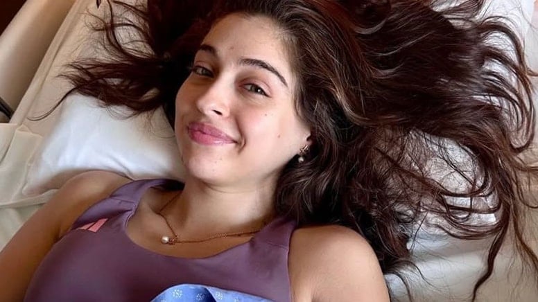 Cemre Baysel göğsündeki kitleyi aldırdı