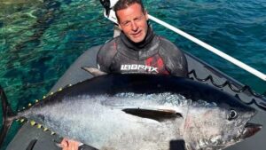 Nihat Altınkaya 85 kiloluk orkinos yakaladı