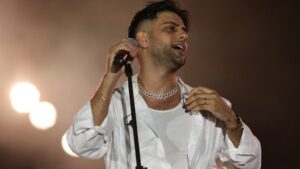 Reynmen para atılmasına sinirlendi! ‘Çıkışta seninle görüşelim’